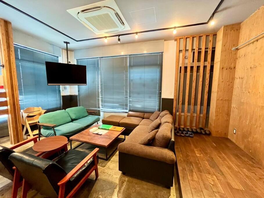 Rakuna 和 Honjo-azumabashi Apartemen Tokyo